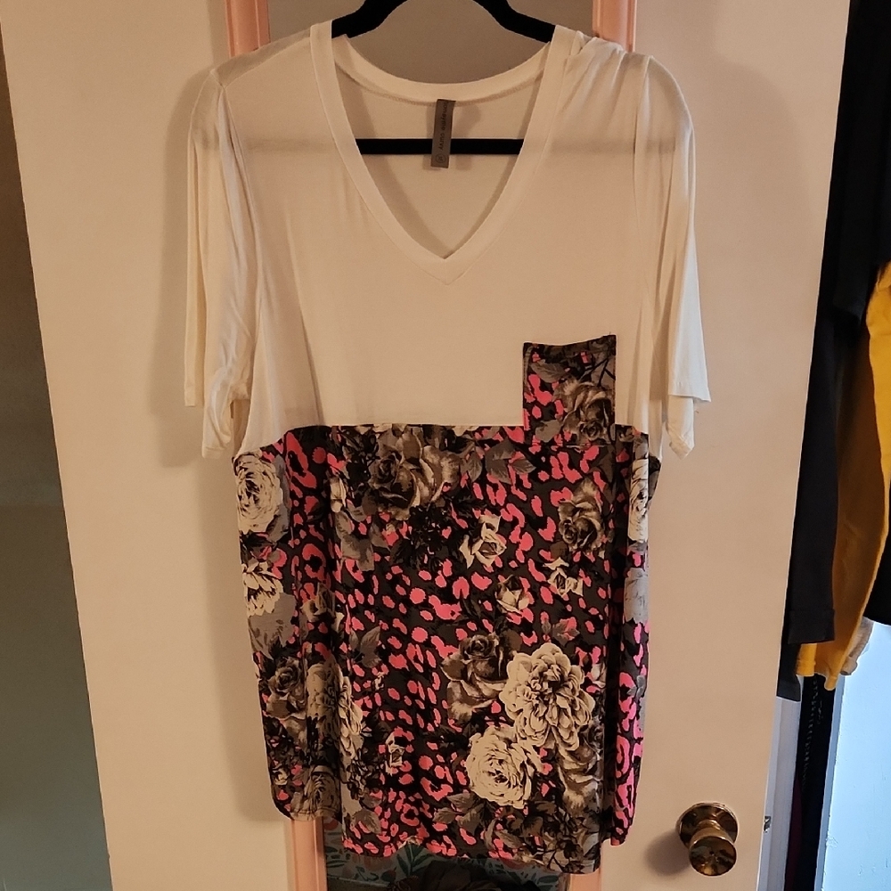Honeyme Graphic Pink and White Relaxed Tee